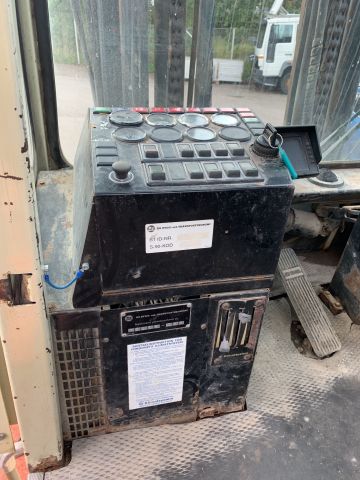 811892-36 Counterweight truck Kalmar 13.6-600 (7044h) -85