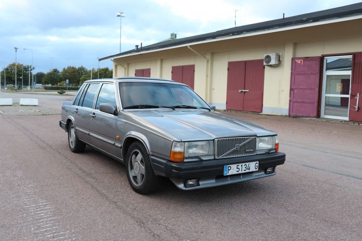 821763-7 Volvo 760 GLE TD -84