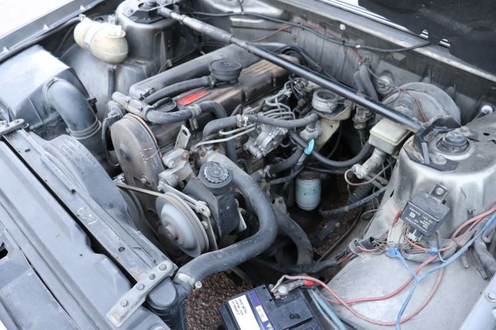 821763-21 Volvo 760 GLE TD -84