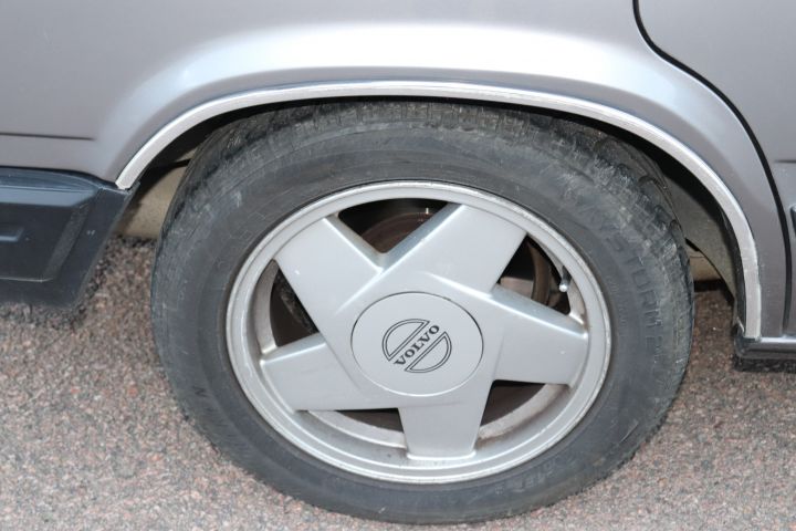 821763-33 Volvo 760 GLE TD -84