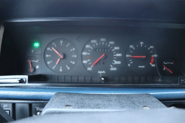 821763-37 Volvo 760 GLE TD -84