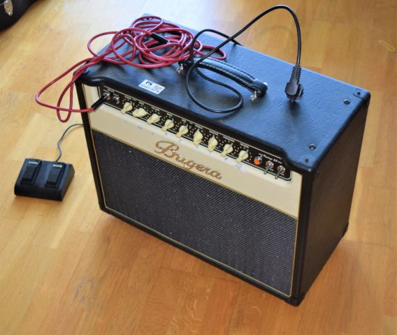 684431-2 Amplifier Bugera "V22" + Foot pedal Bugera