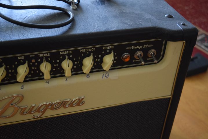 684431-7 Amplifier Bugera "V22" + Foot pedal Bugera