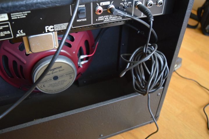 684431-9 Amplifier Bugera "V22" + Foot pedal Bugera