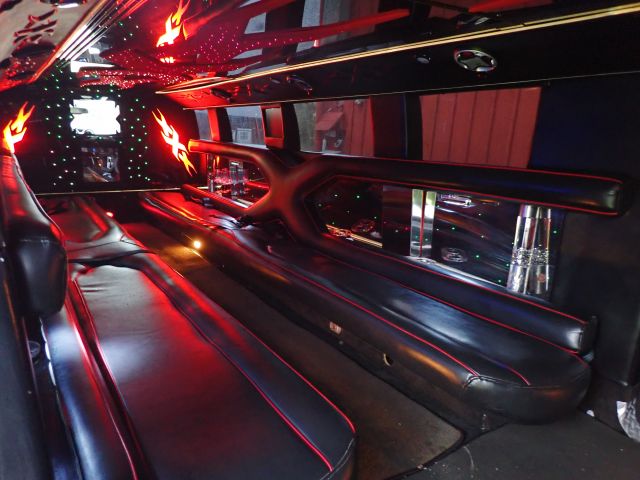 835628-25 HUMMER STRETCH LIMOUSINE, 2003, 308 hp