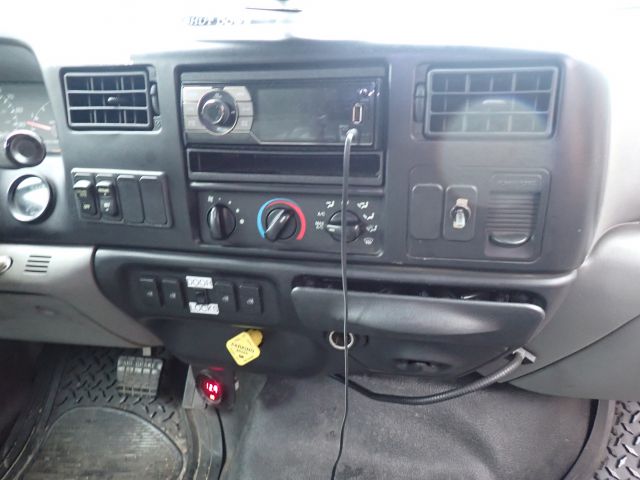 835630-32 FORD FORD F650 SUPER DUTY, 2006, 325 hp