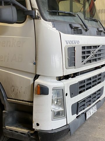 837108-4 VOLVO FM9 4 * 2, 2002, 256 hp