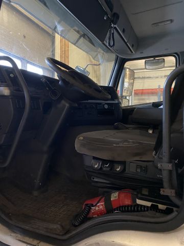837108-17 VOLVO FM9 4 * 2, 2002, 256 hp