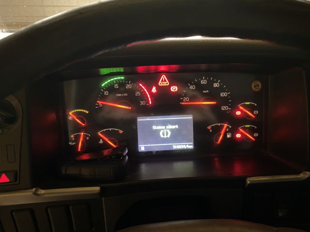 837108-18 VOLVO FM9 4 * 2, 2002, 256 hp
