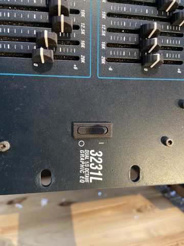 827867-4 Equalizer DBX 3231L