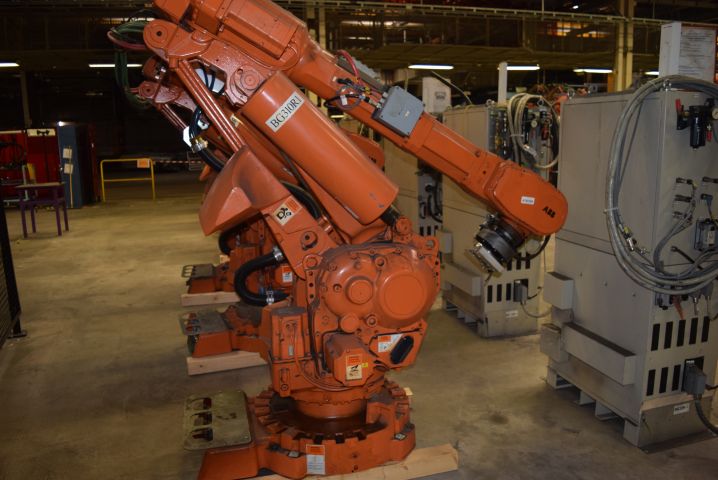 678769-1 Robot ABB IRB6400R S4Cplus 2.8 / 150 M2000 (15808h)