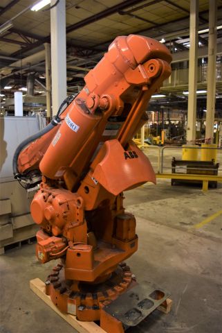 678769-3 Robot ABB IRB6400R S4Cplus 2.8 / 150 M2000 (15808h)