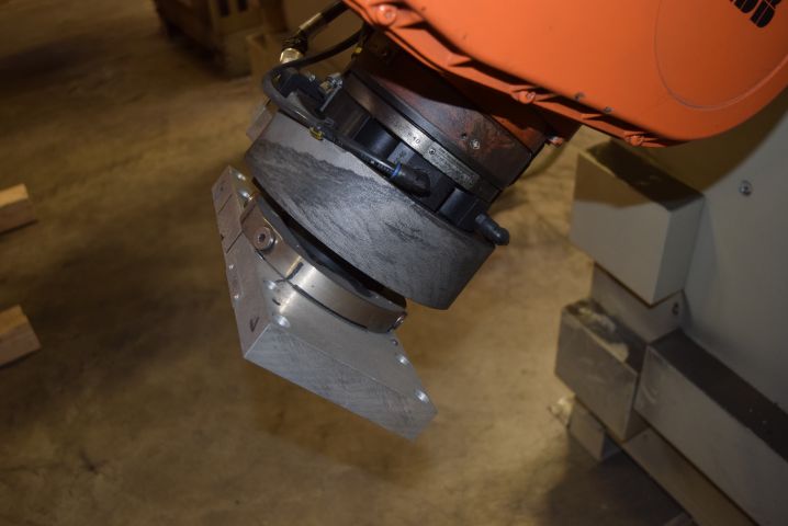 678769-8 Robot ABB IRB6400R S4Cplus 2.8 / 150 M2000 (15808h)