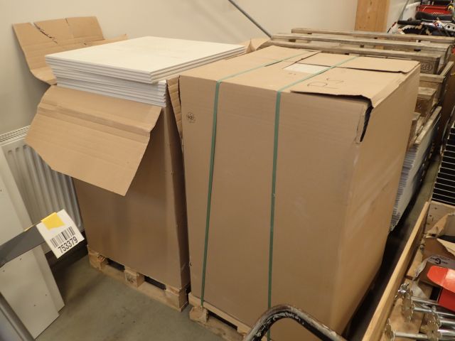 753380-12 Raised floor from Lindner