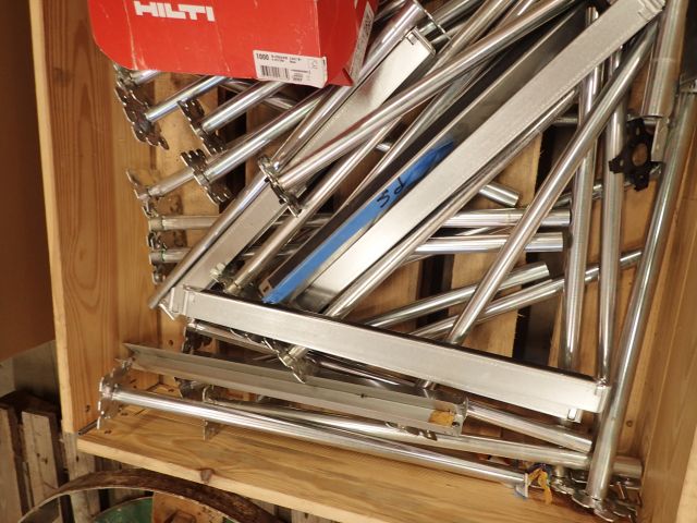 753380-17 Raised floor from Lindner