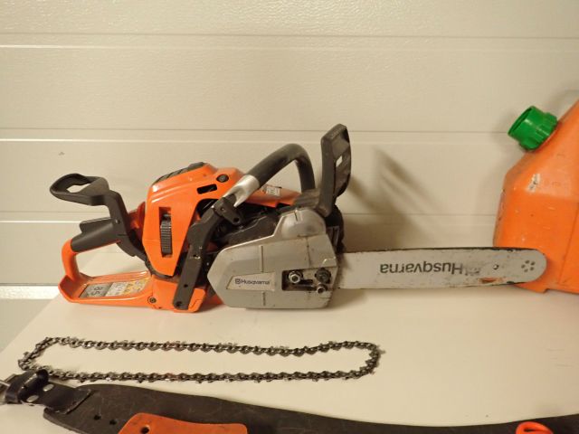 825571-7 Chainsaw Husqvarna 550XP G with accessories
