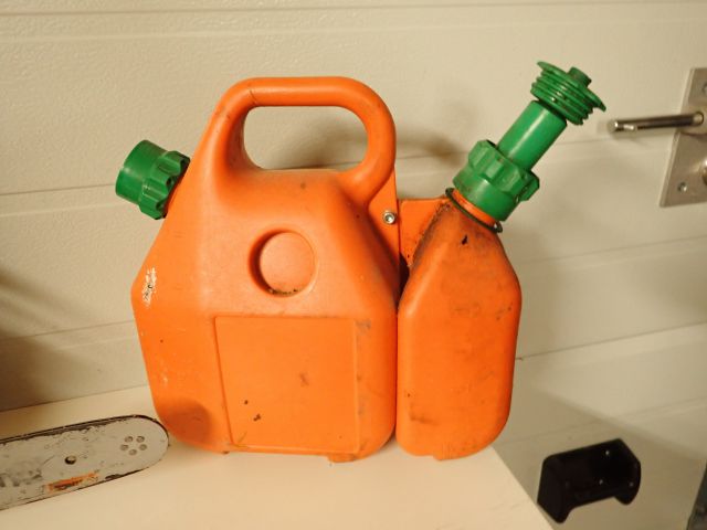 825571-13 Chainsaw Husqvarna 550XP G with accessories