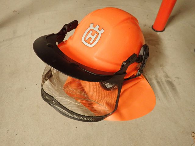 825571-19 Chainsaw Husqvarna 550XP G with accessories