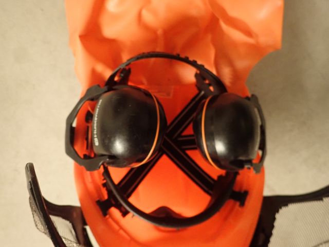 825571-20 Chainsaw Husqvarna 550XP G with accessories