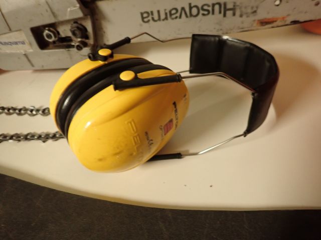 825571-21 Chainsaw Husqvarna 550XP G with accessories