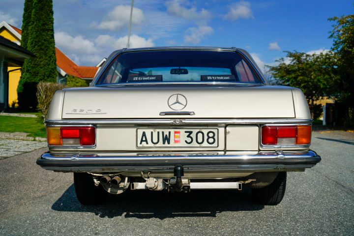 837781-7 Mercedes Benz 250 Coupe 2.8 - 1973