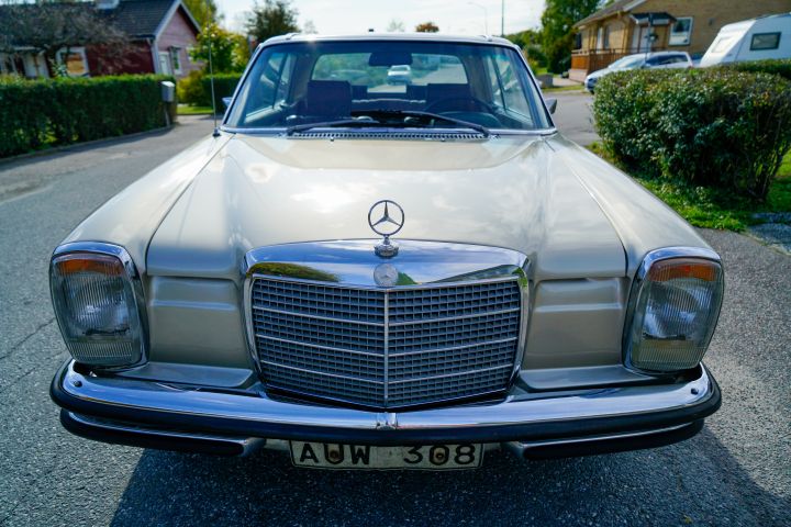 837781-11 Mercedes Benz 250 Coupe 2.8 - 1973