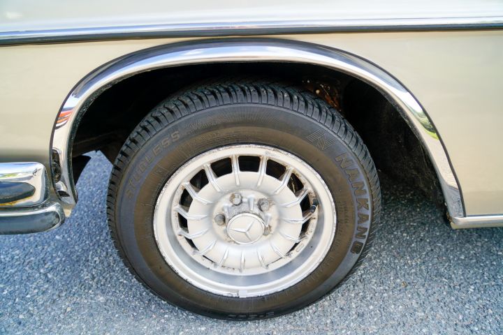 837781-16 Mercedes Benz 250 Coupe 2.8 - 1973