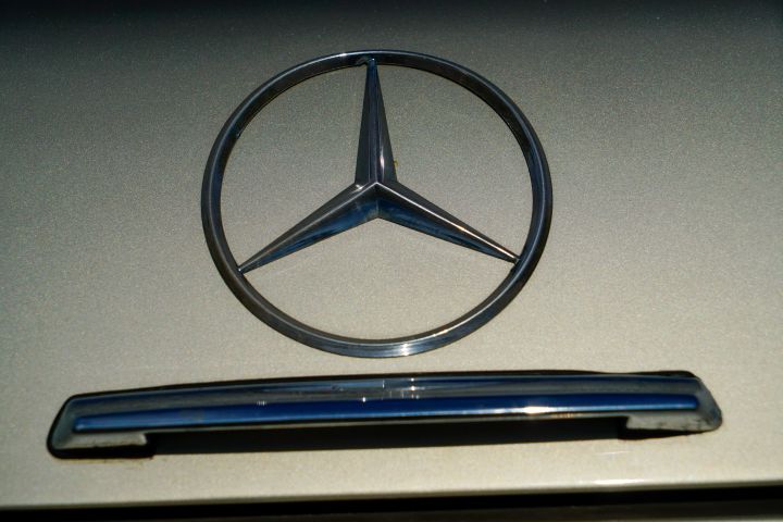 837781-19 Mercedes Benz 250 Coupe 2.8 - 1973