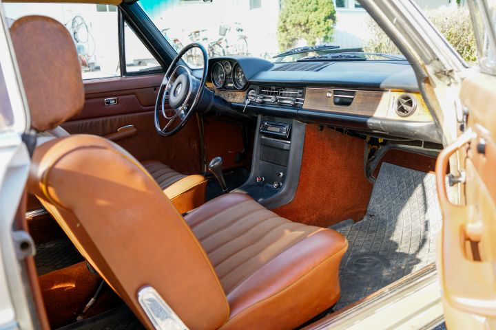 837781-21 Mercedes Benz 250 Coupe 2.8 - 1973