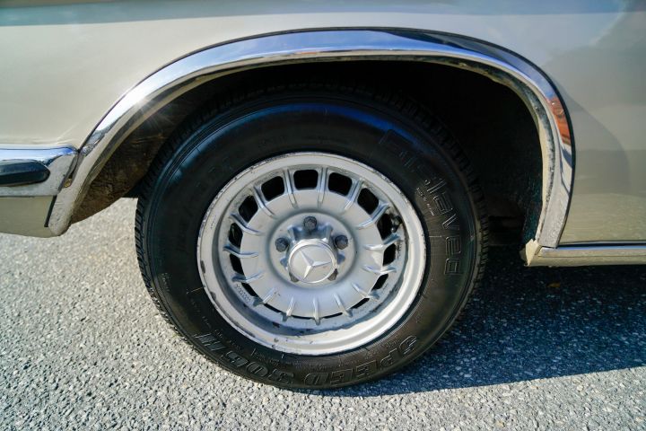 837781-24 Mercedes Benz 250 Coupe 2.8 - 1973