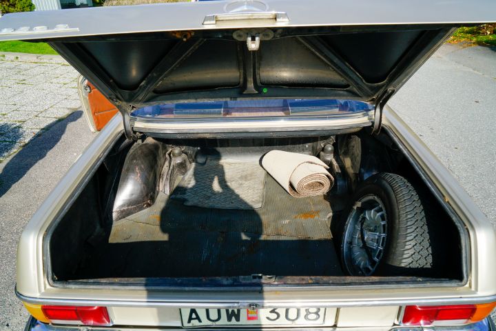 837781-41 Mercedes Benz 250 Coupe 2.8 - 1973