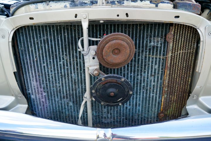 837781-51 Mercedes Benz 250 Coupe 2.8 - 1973