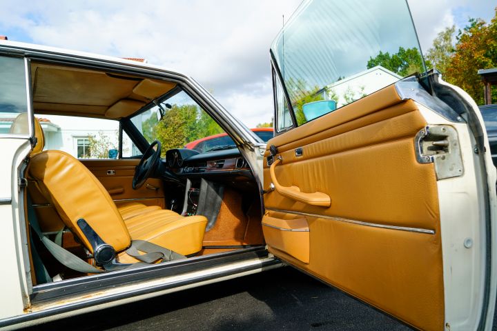 837782-23 Mercedes Benz 250 CE Coupe, 2.5, 129 hk -1970