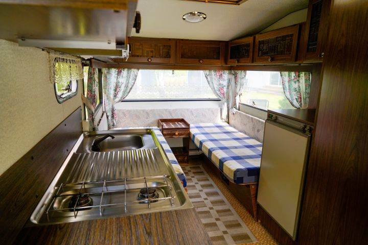 837784-18 Husvagn, POLARVAGNEN POLAR 570, 1979