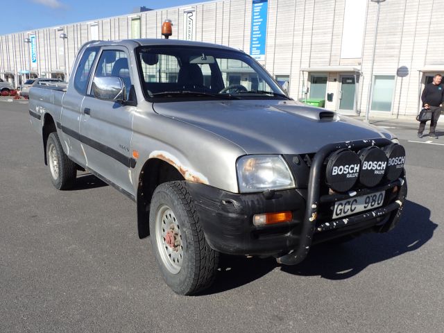 837820-3 MITSUBISHI L200 CLUB CAB, 1999, Reg no. GCC980 (Repair object)