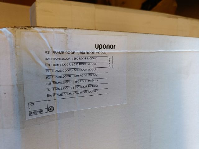 754116-2 Parti med Uponor Täckluckor och ramar