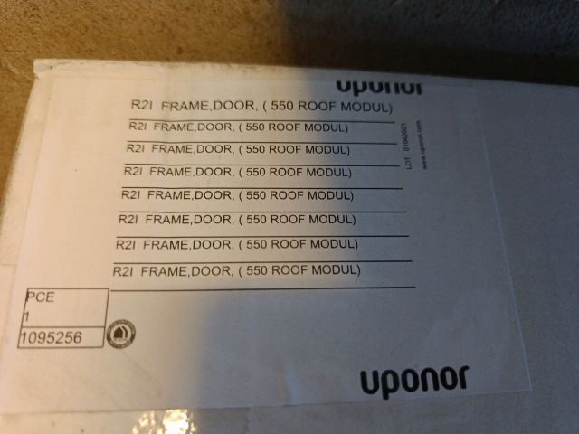 754116-4 Parti med Uponor Täckluckor och ramar