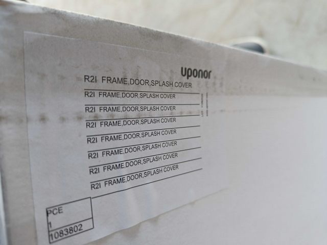754116-8 Parti med Uponor Täckluckor och ramar