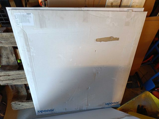 754116-17 Parti med Uponor Täckluckor och ramar