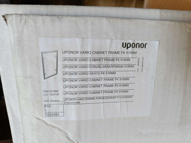 754116-18 Parti med Uponor Täckluckor och ramar