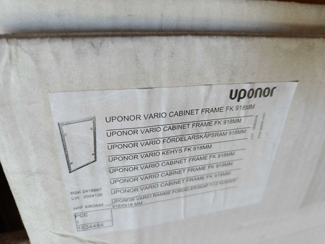 754116-19 Parti med Uponor Täckluckor och ramar