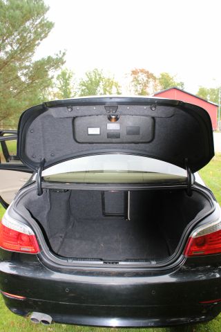 830781-8 BMW 525D sedan, 2009, 194 hp