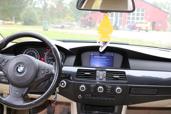 830781-11 BMW 525D sedan, 2009, 194 hp