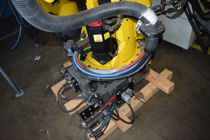 678796-9 Robot Fanuc S-420iF 2.4 / 155