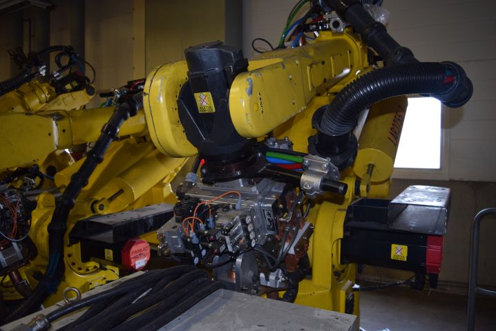 678796-12 Robot Fanuc S-420iF 2.4 / 155