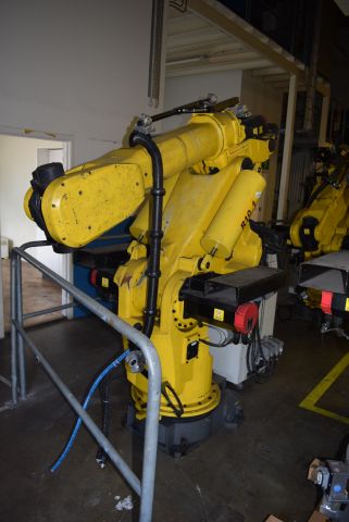 678797-1 Robot Fanuc S-420iW 2.4 / 155