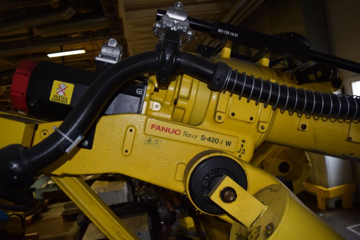 678797-12 Robot Fanuc S-420iW 2.4 / 155