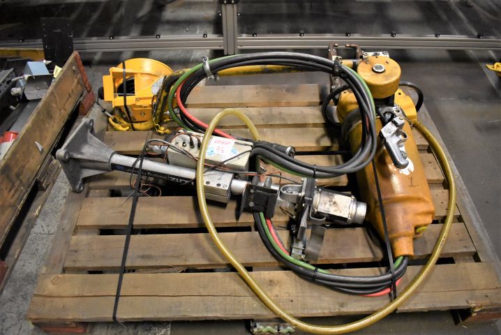 684460-2 Manual spot welding gig with matuschek welding guard