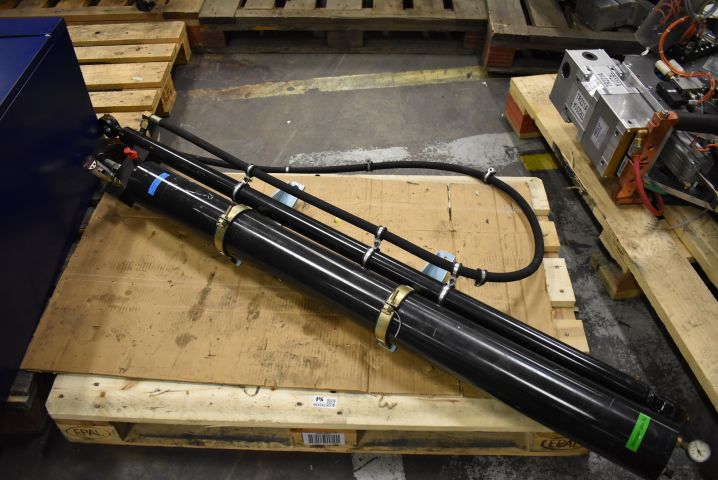 684542-1 Balancing cylinder (Nitrogen gas)