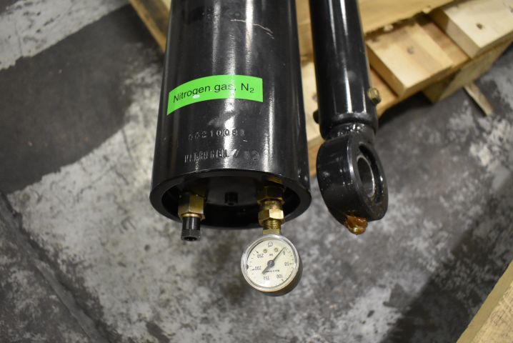 684542-3 Balancing cylinder (Nitrogen gas)